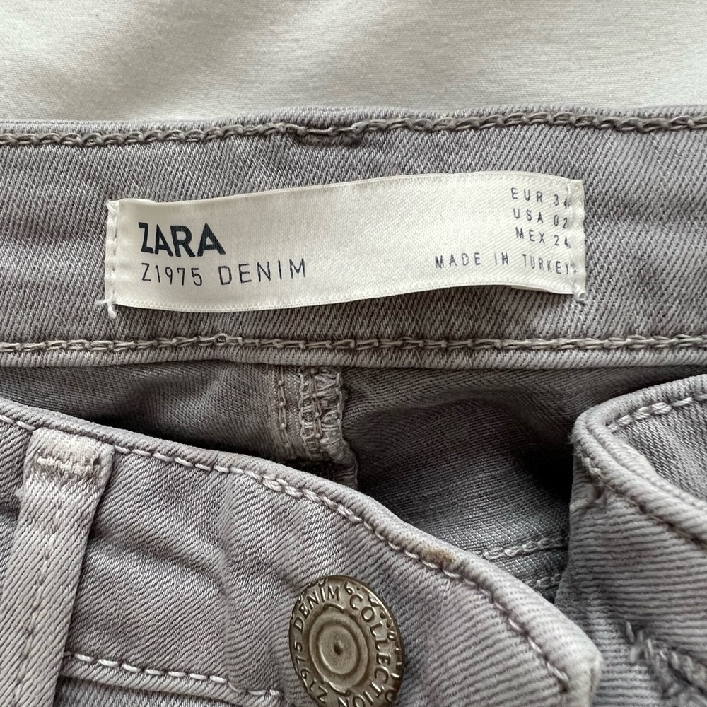 Open to counter offer- Zara size 2 sparkle jeans- loose sparkles on side